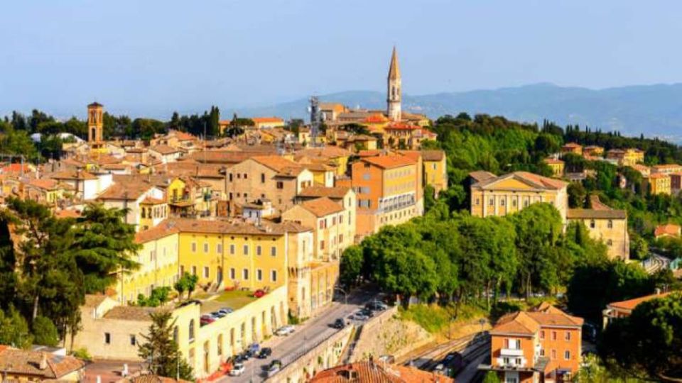 Perugia Guided Tour + Lunch + Perugina Chocolate House Tour