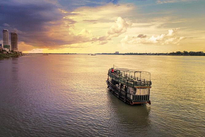 Phnom Penh Bike & Boat Sunset Tour