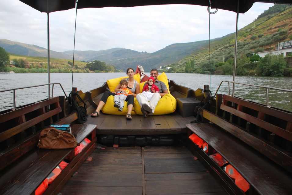 Pinhão: Private Rabelo Boat Tour Along the River Douro