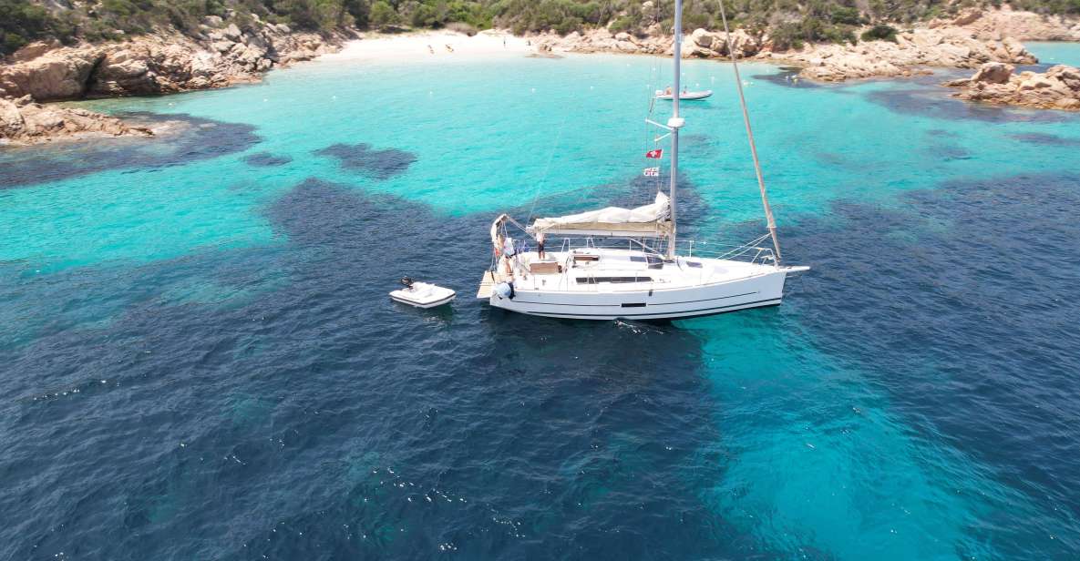 Poltu Quatu: Full-day Sailboat Trip in the La Maddalena Archipelago