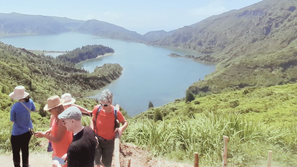 Ponta Delgada: Sete Cidades & Lagoa Do Fogo Full-Day Tour