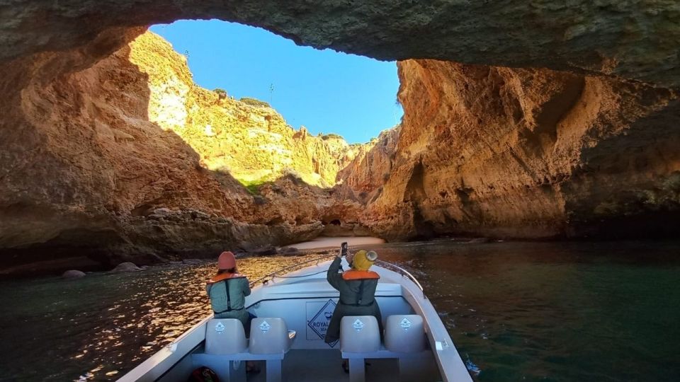 Portimão: Private Boat Trip to Benagil Caves