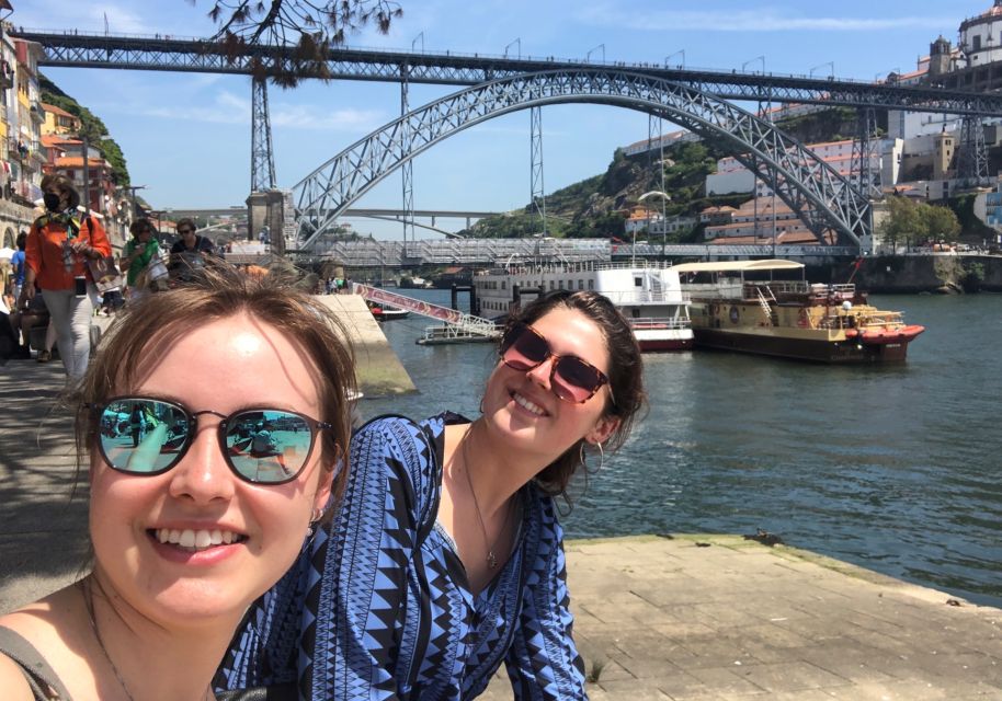 Porto: Scavenger Hunt and City Highlights Walking Tour - Overview of the Experience