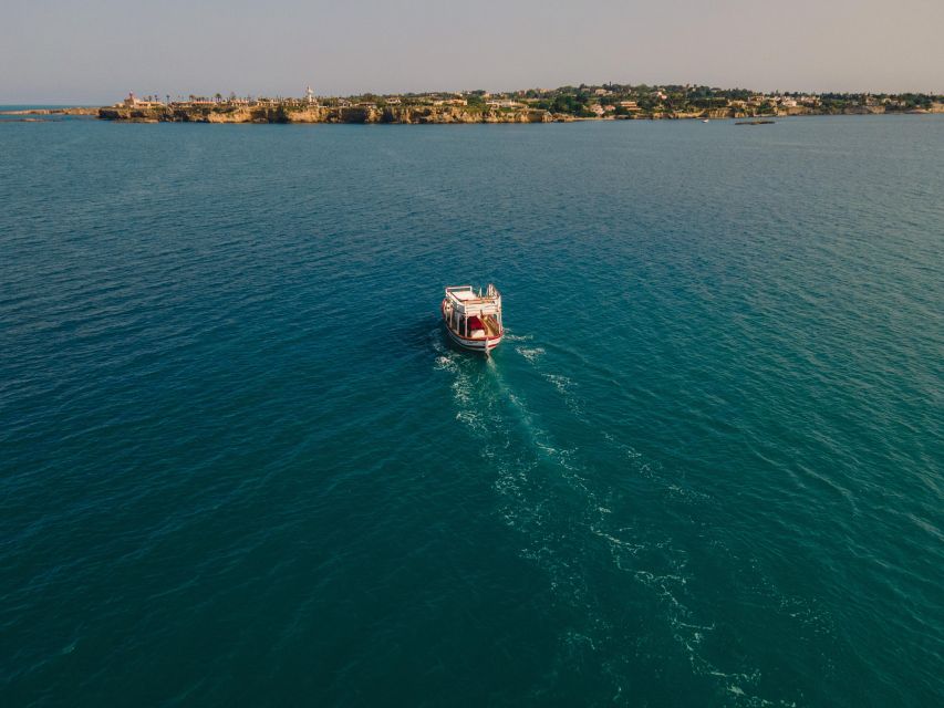 Private Boat Tour of the Island of Ortigia With Aperitif