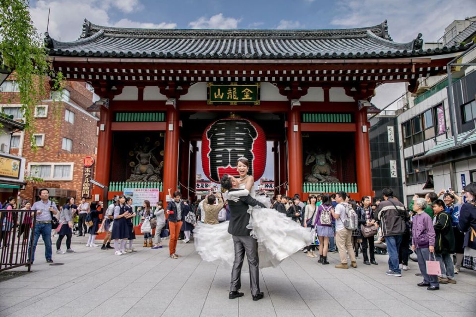 Private Couples Photoshoot in Tokyo W/ Professional Artists