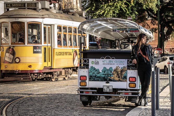 Private Eco Tuk Tuk Tour Through the Heart of the City