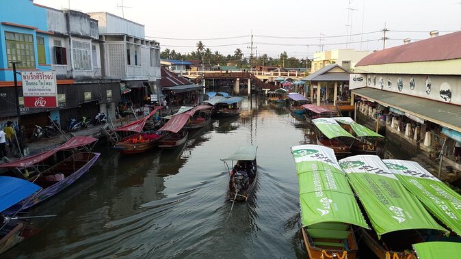 Private Excursion to Maeklong Railway &​ Amphawa Floating Markets