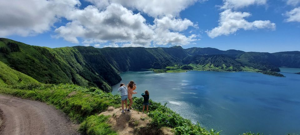 Private Half Day 4X4 Tour to Sete Cidades 1-4 People