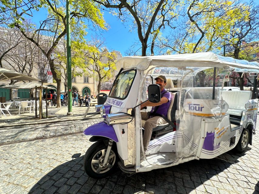 Private Historical Lisbon Center and Viewpoints Tour