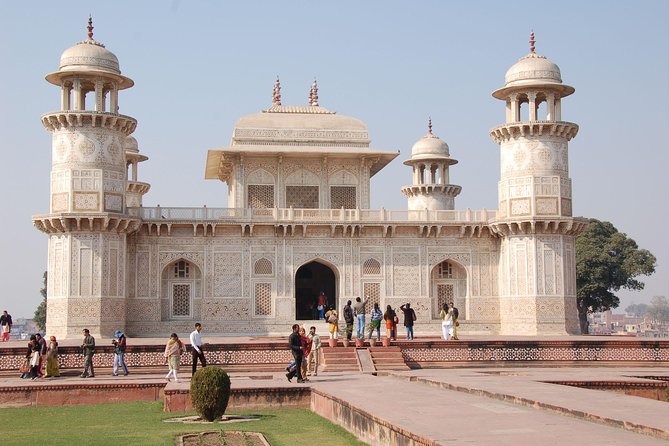 Private Taj Mahal Same Day Tour (Delhi – Agra – Delhi)