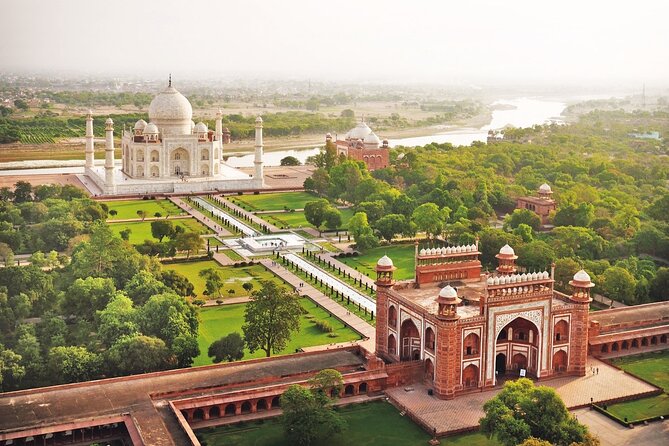 Private Taj Mahal Sunrise and Old Delhi Tour From New Delhi