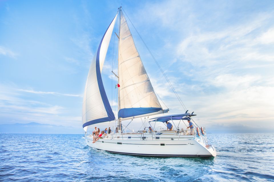 Puerto Vallarta: Luxury Day Sailing Tour of Bay of Banderas