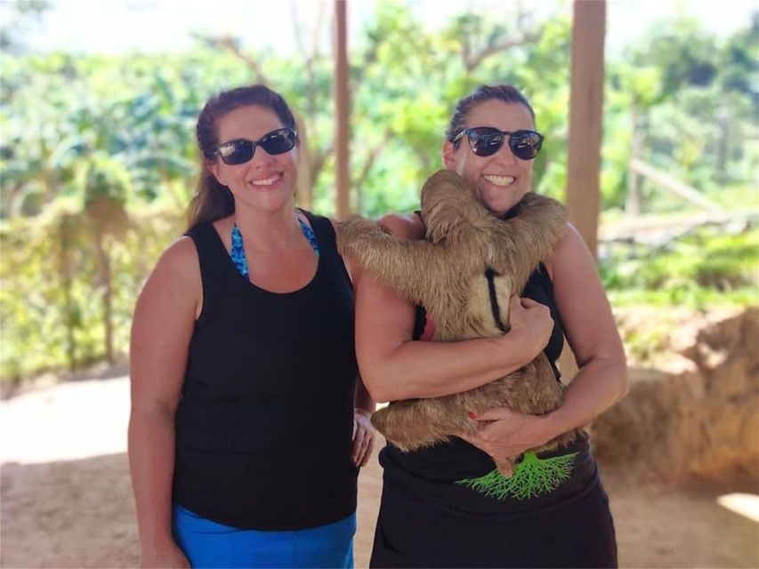 Roatán: Private Monkey and Sloth Sanctuary Tour