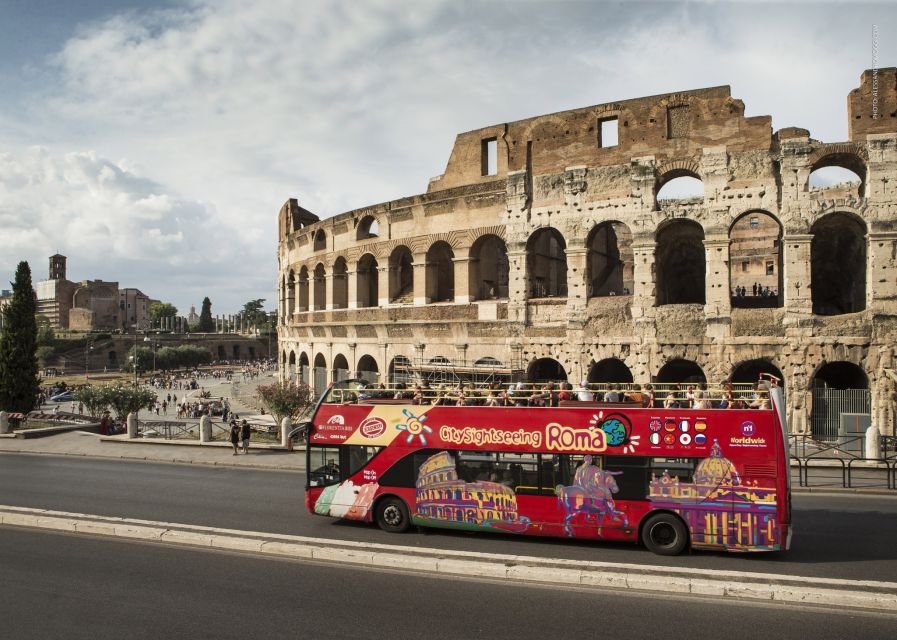 Rome: Hop-On Hop-Off Bus, Roman Forum & Colosseum Tour