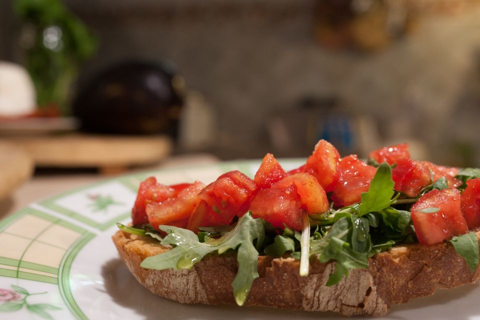 Rome: Italian Aperitivo at a Locals Home