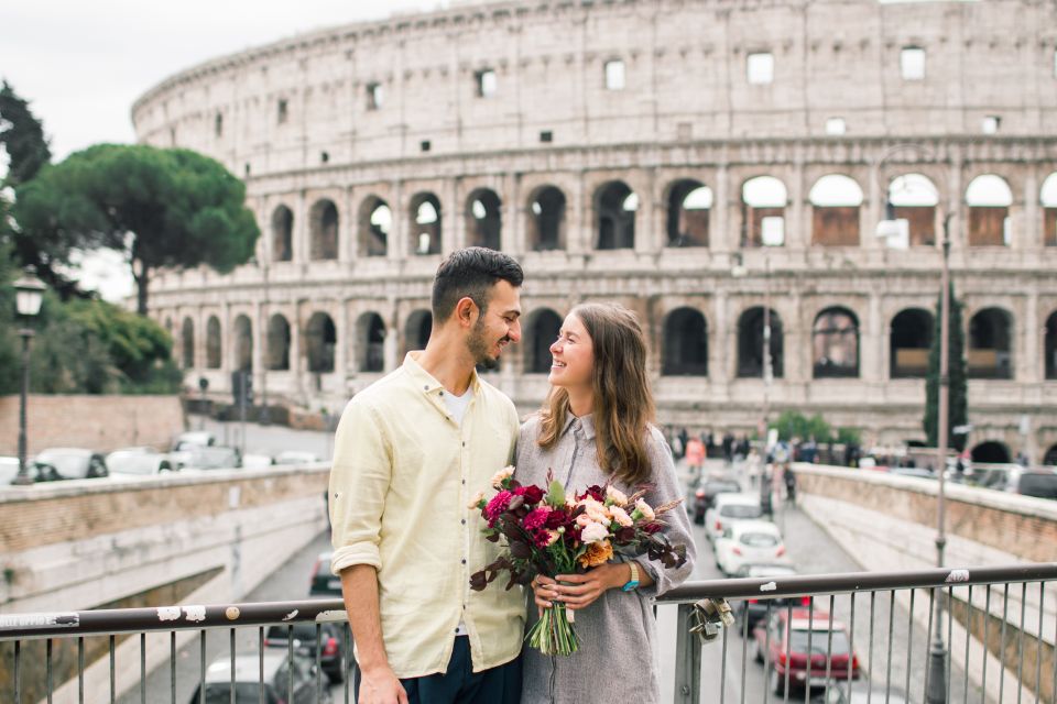 Rome: Personalized Photoshoot Outside the Colosseum