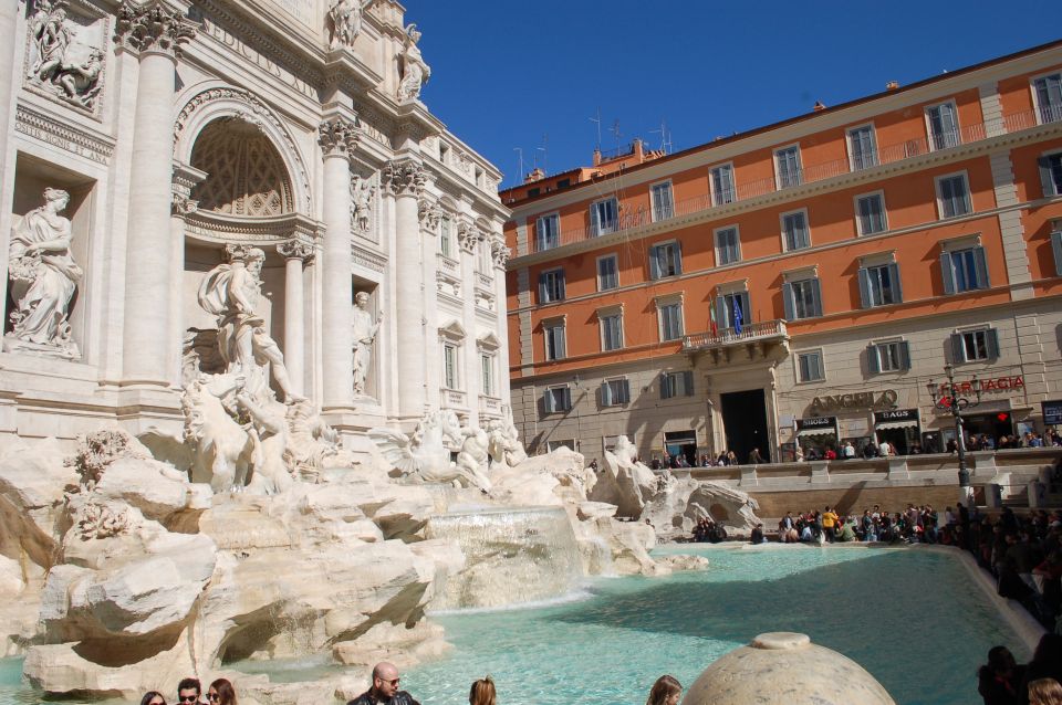 Rome: Private Roman Squares and Fountains Walking Tour