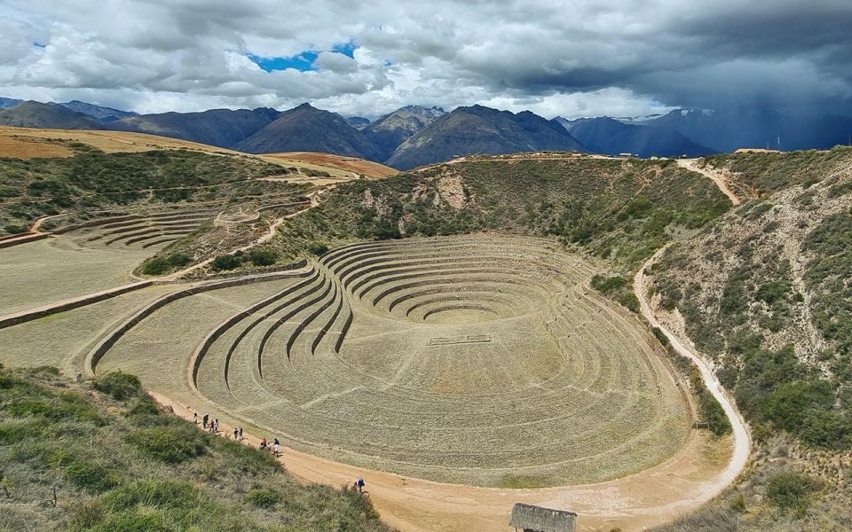 Sacred Valley, Machu Picchu & Rainbow Mt Tour 3 Days