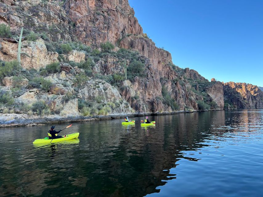 Saguaro Lake: Guided Kayaking Tour