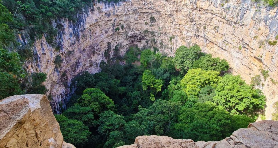 San Cristobal: Sima De Las Cotorras & Aguacero Waterfalls - Tour Overview