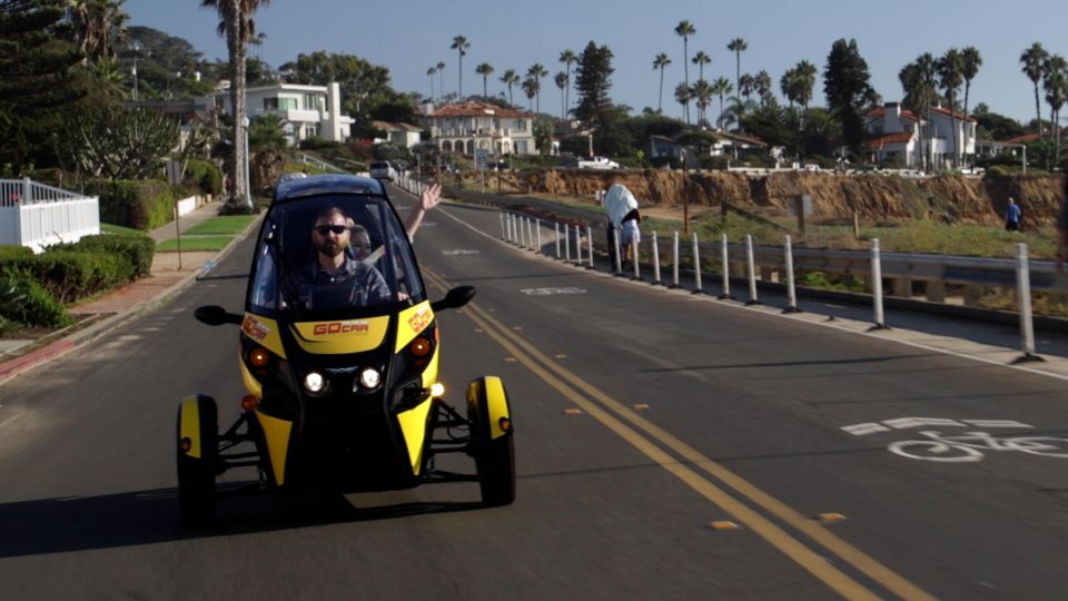 San Diego: Downtown Electric GoCar Rental