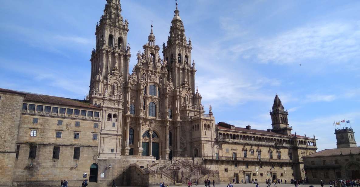 Santiago De Compostela & Valença – Private Tour From Porto