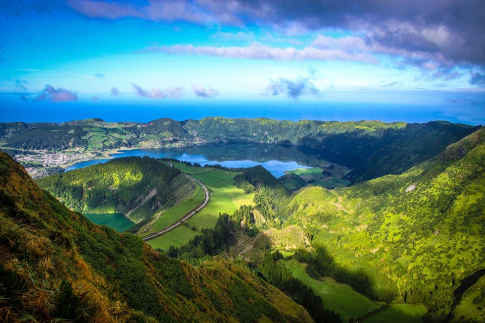 São Miguel: Sete Cidades and Crater Lakes Hike - Tour Highlights