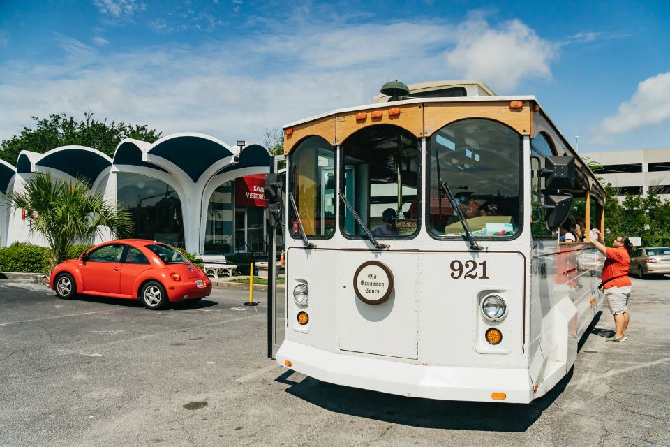 Savannah: History and Sightseeing Trolley Tour