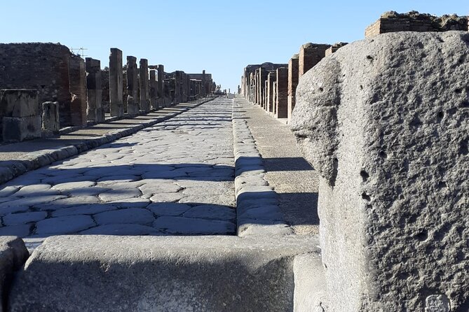 Semi – Private Tour of Pompeii With an Archeologist