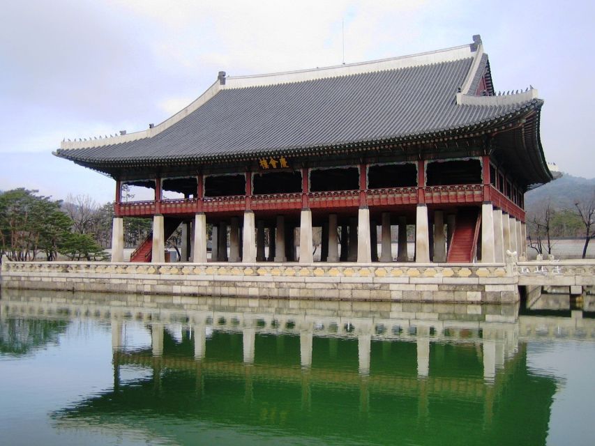 Seoul: Full-Day Royal Palace and Shopping Tour