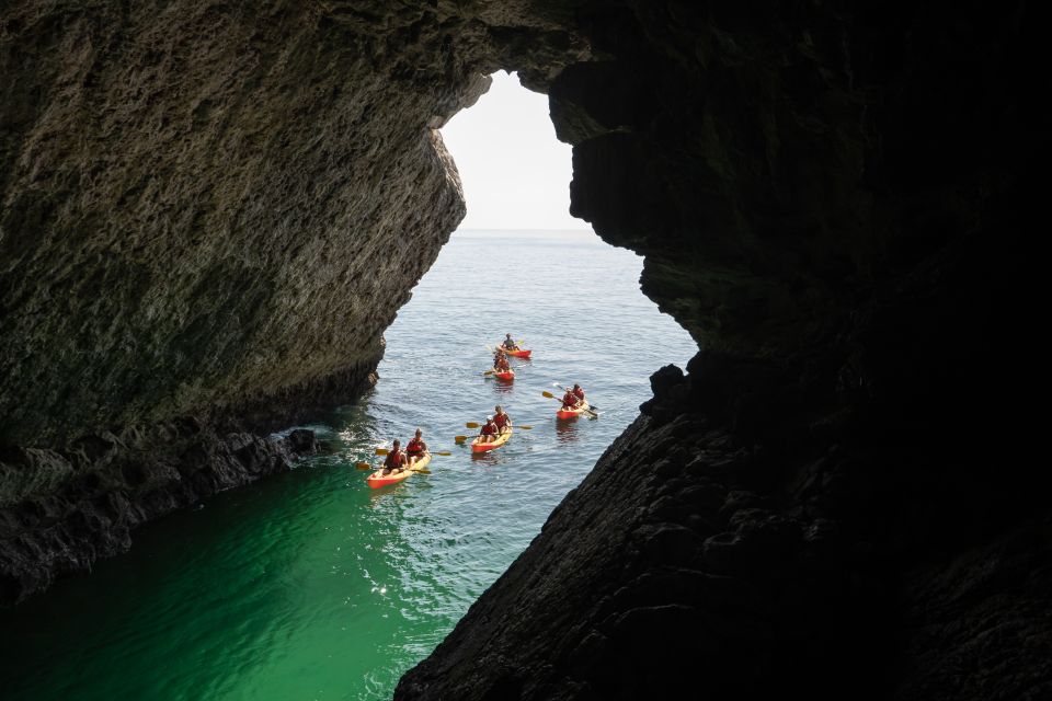 Sesimbra: Arrábida Natural Park Kayak Tour