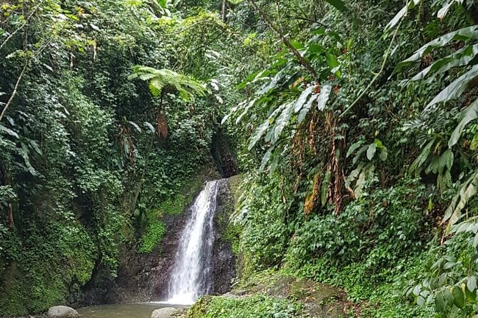 Seven Sisters Waterfalls Hike