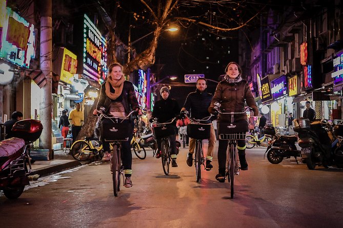 Shanghai Small-Group Night Tour by Bike