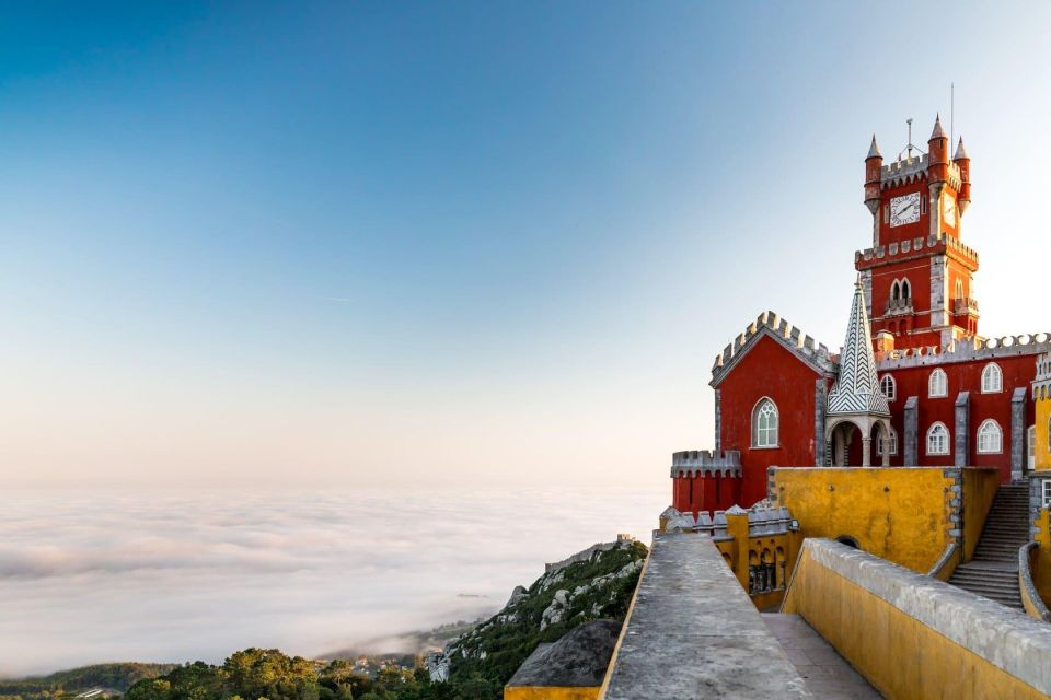 Sintra: Private Sightseeing Tour With Transportation