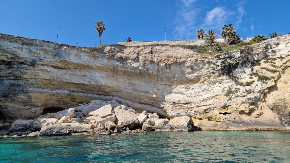 Siracusa: Picnic Boat Tour of Pillirina,Ortigia & Sea Caves