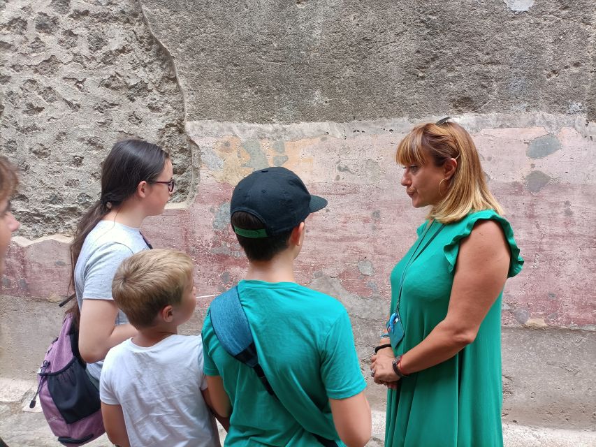 Skip the Line Family-Friendly Pompeii Tour W Archaeologist