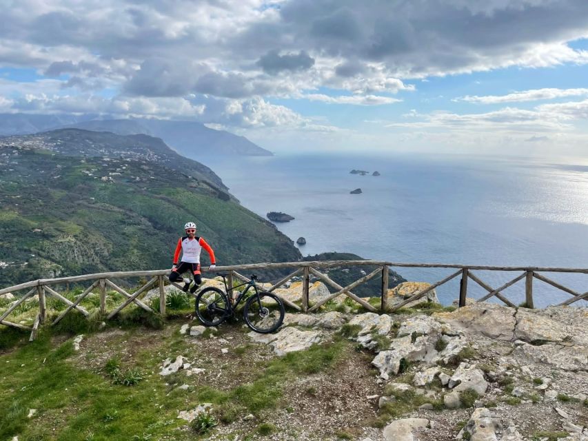 Sorrento: E-Bike Wine & Food Tour