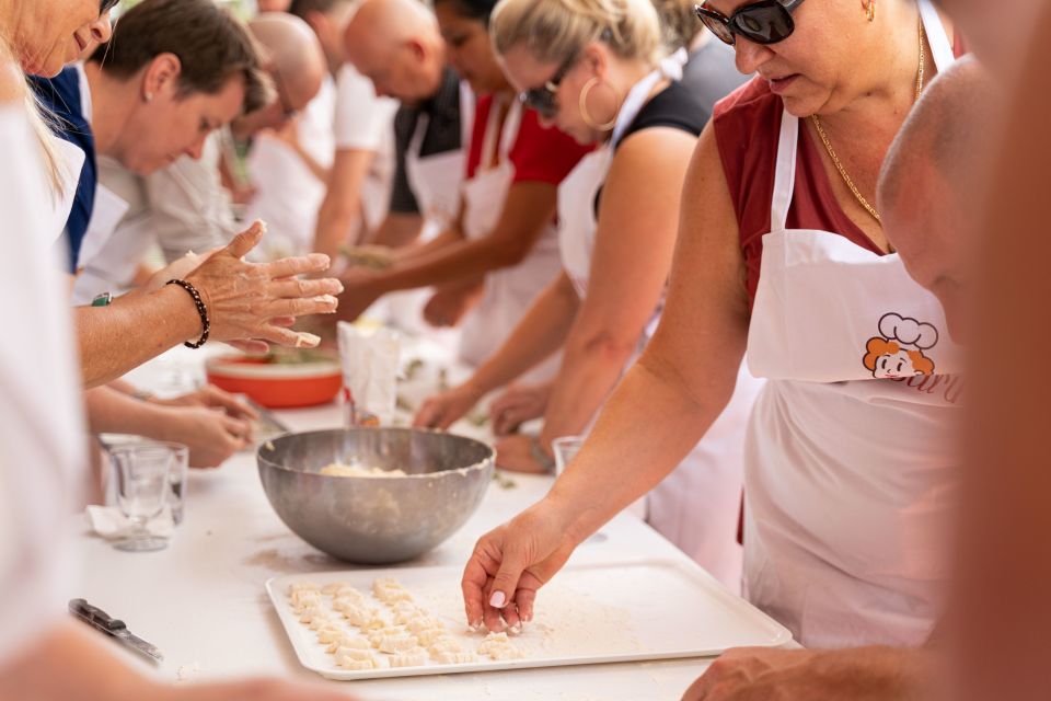 Sorrento: Pasta and Tiramisu Class at a Locals Home