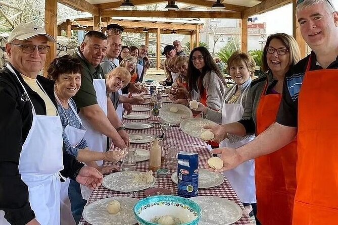 Sorrento Pizza Class With Wine, Limoncello and Transfer Included