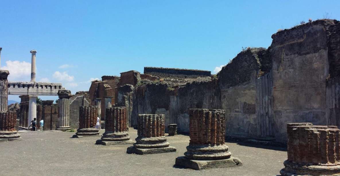 Sorrento: Transfer to or From Sorrento With a Stop at the Pompeii Excavations