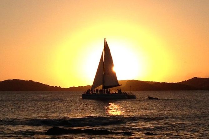 Sunset Sail With Cocktails and Appetizers