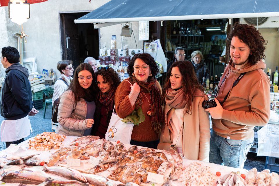 Taormina: Market Tour & Meal at a Locals Home