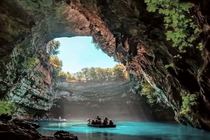 The Caves ....Drogarati Cave and Melissani Lake - Overview of the Tour