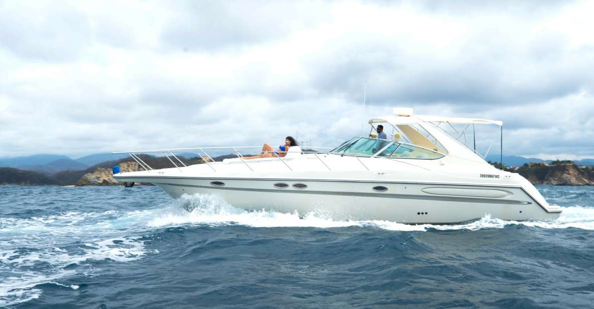 The Crucecita: Private Yacht Cruise in Huatulco With Drinks