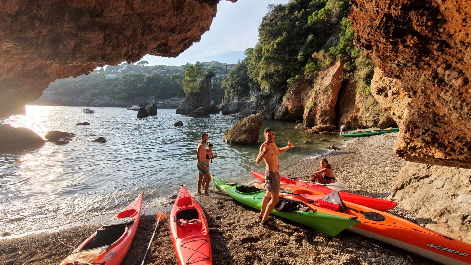 The Spezia: Sunset Kayak & Caves Tour With Swimming & Aperitif