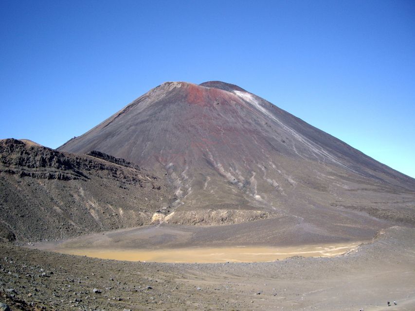 Tongariro Alpine Crossing: Hike Trail Roundtrip Shuttle