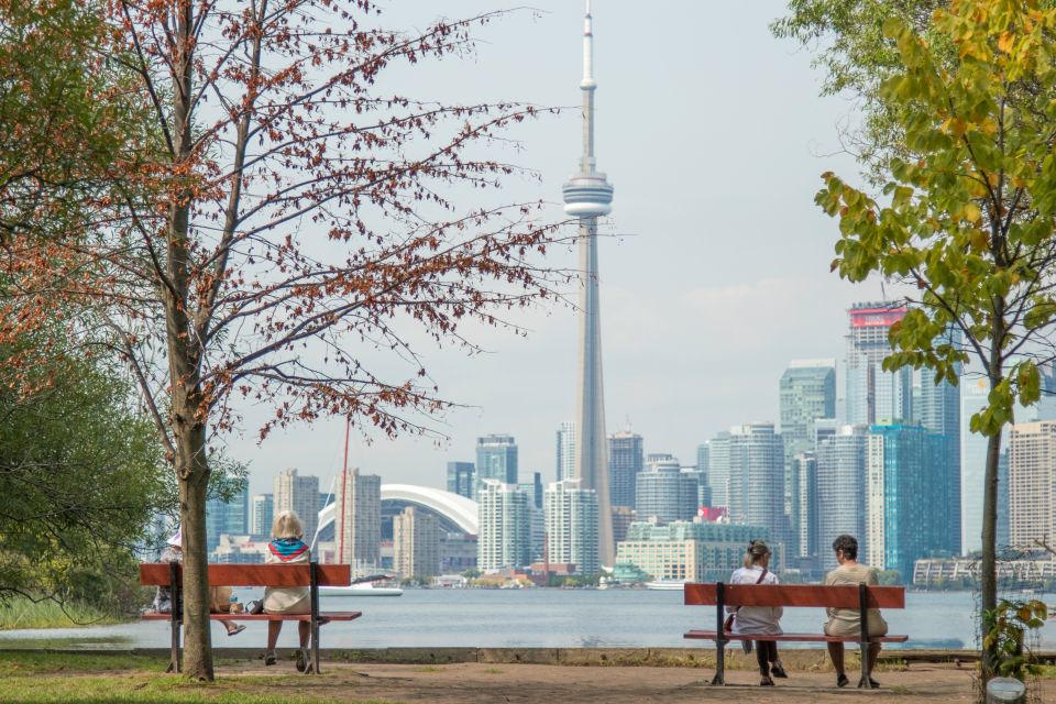 Toronto: Best of Toronto and Waterfront Self-Guided Tour