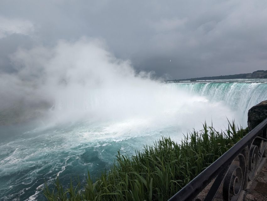 Toronto: Niagara Falls Day Tour With Boat Tour Option