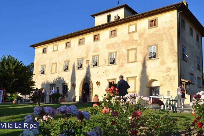 Tour at Villa La Ripa