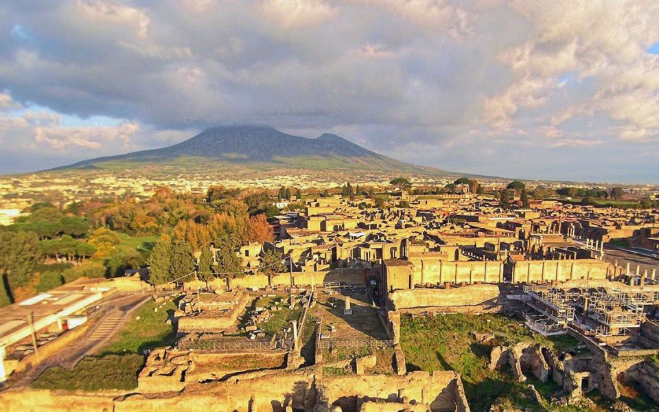 Transfer From Sorrento to Naples & 2hr Stop at Pompeii Site